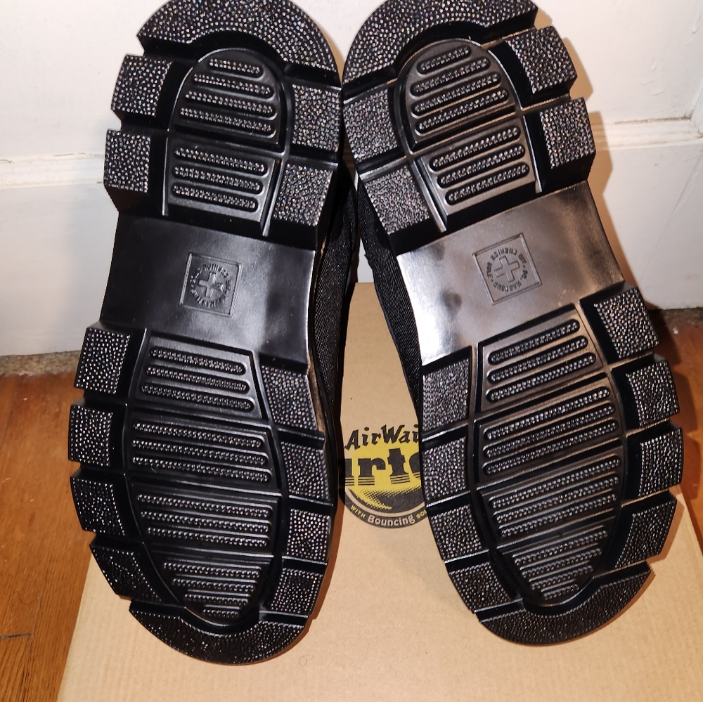 Dr. Martens Air Wair Womens Combat Boots US Size 8 NWOB - Picture 3 of 5